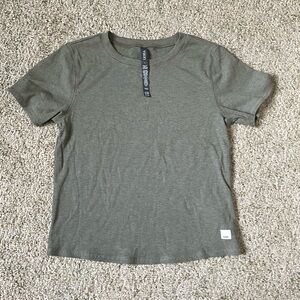 Vuori Olive Green Short Sleeve Tee Size Large